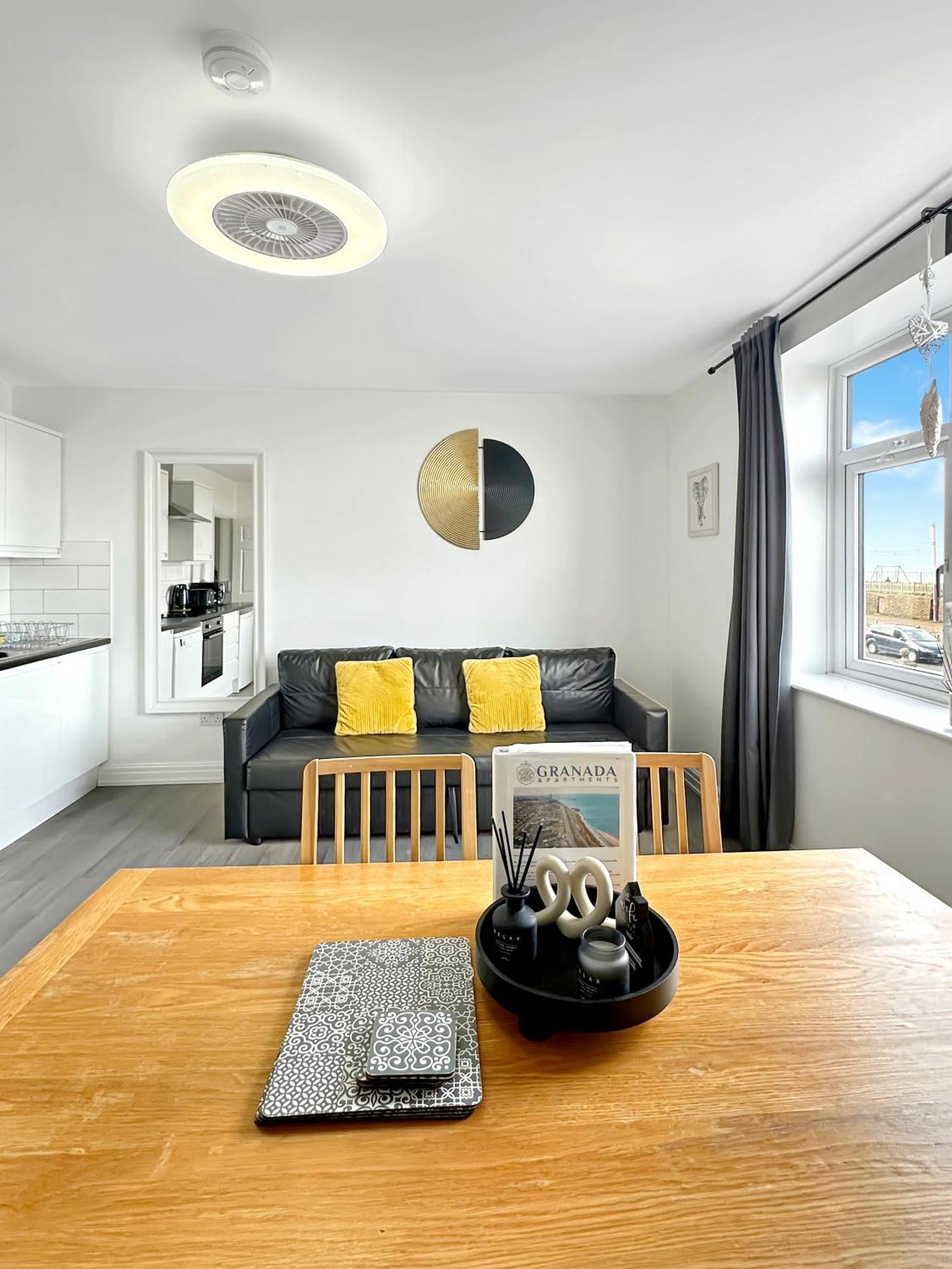 Granada Apartments Queen'S Promenade Blackpool Kültér fotó