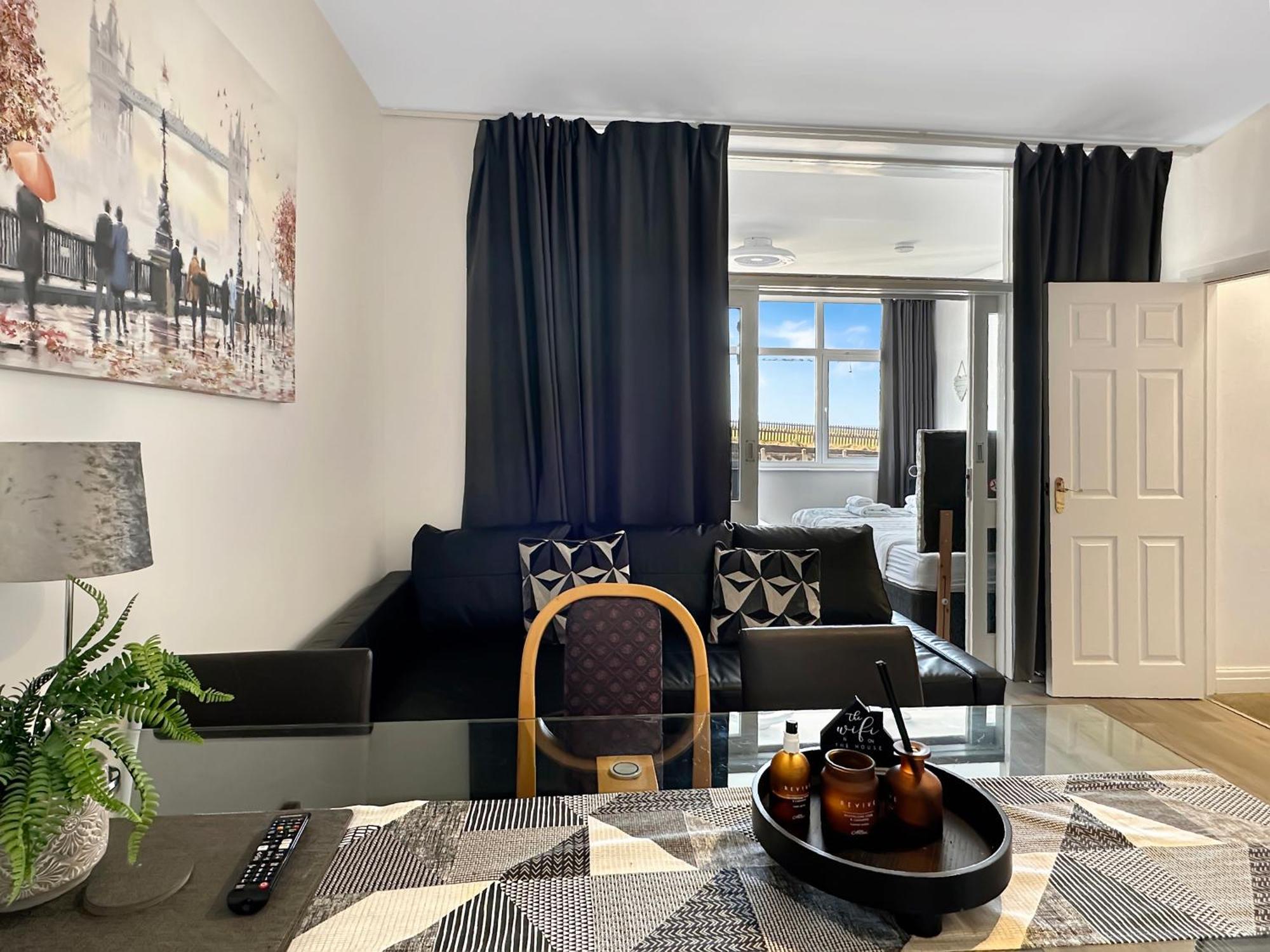 Granada Apartments Queen'S Promenade Blackpool Kültér fotó